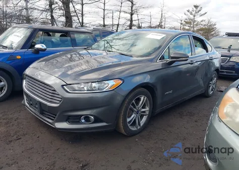 2016 Ford Fusion Hybrid Titanium from USA, damaged, VIN 3FA6P0RU3GR203721